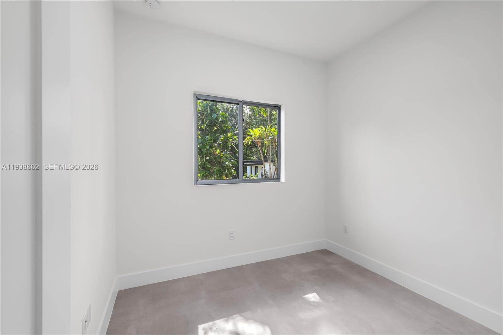 1030 NE 121st St, Biscayne Park FL 33161 — 38