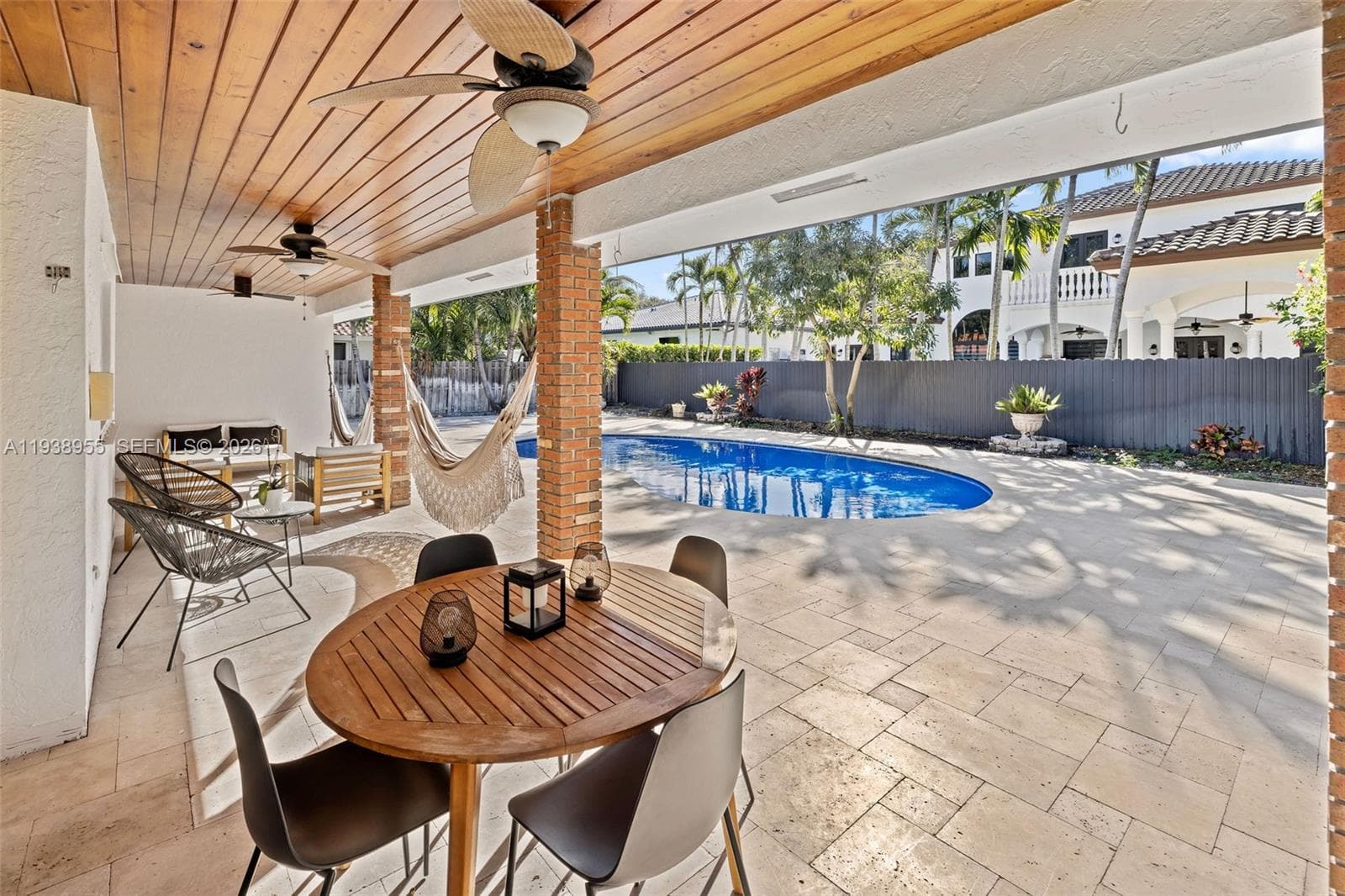 7910 NW 169th Ter, Miami Lakes FL 33016 — 19