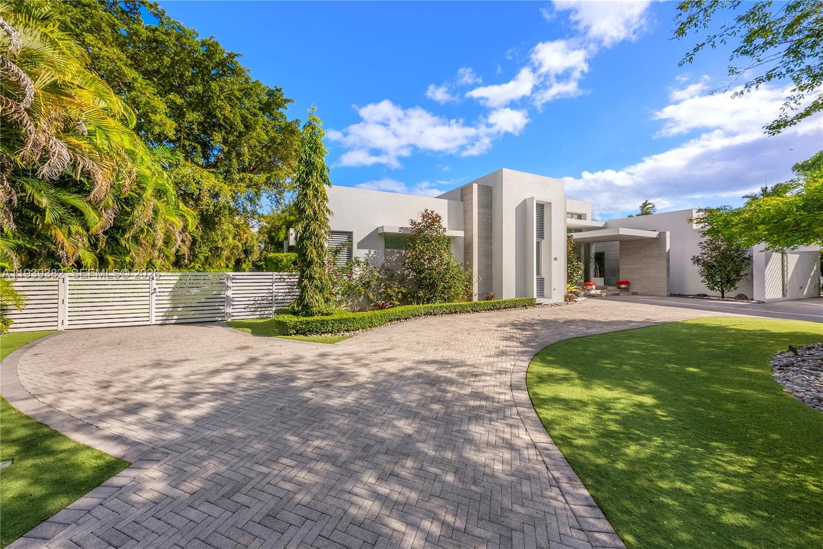 7218 SW 102nd St, Pinecrest FL 33156 — 3