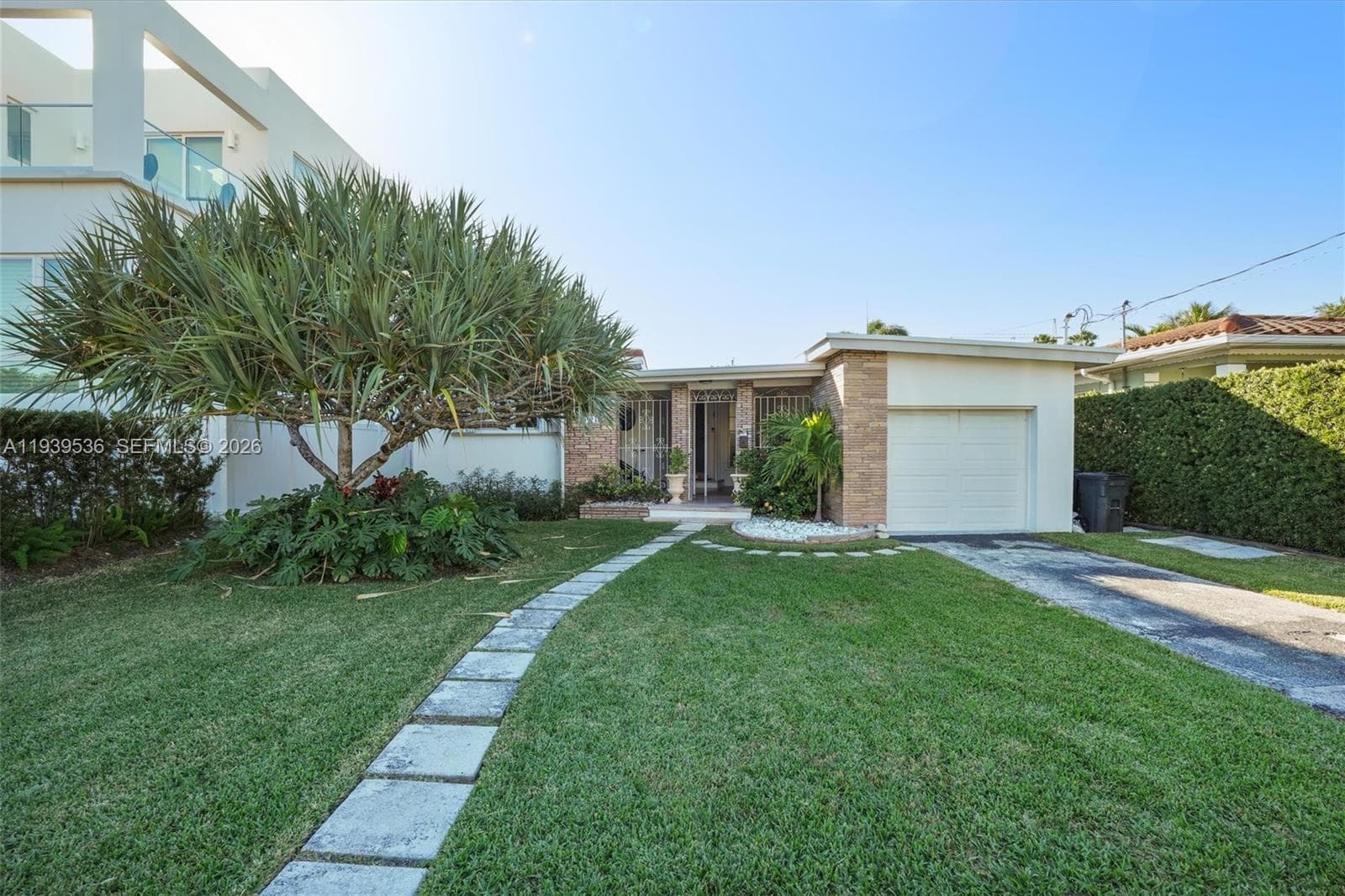 9424 - 9432 Carlyle Ave, Surfside FL 33154 — 7