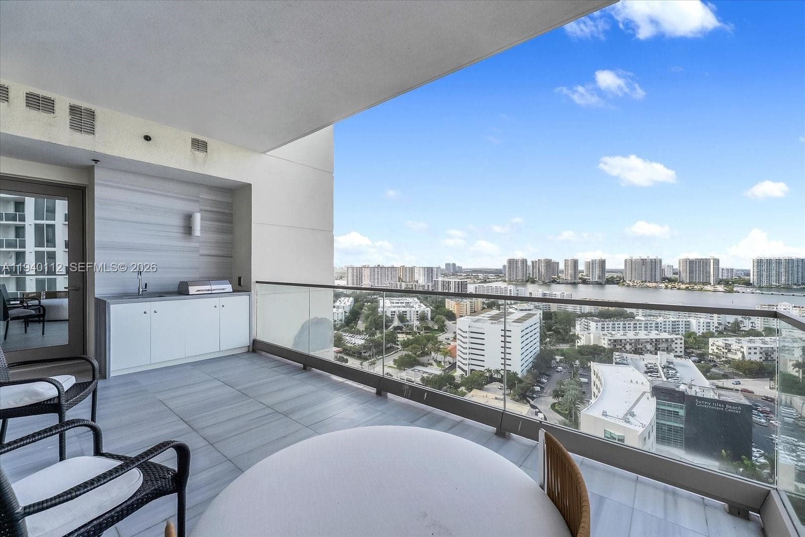 17975 Collins Ave # 1902, Sunny Isles Beach FL 33160 — 33