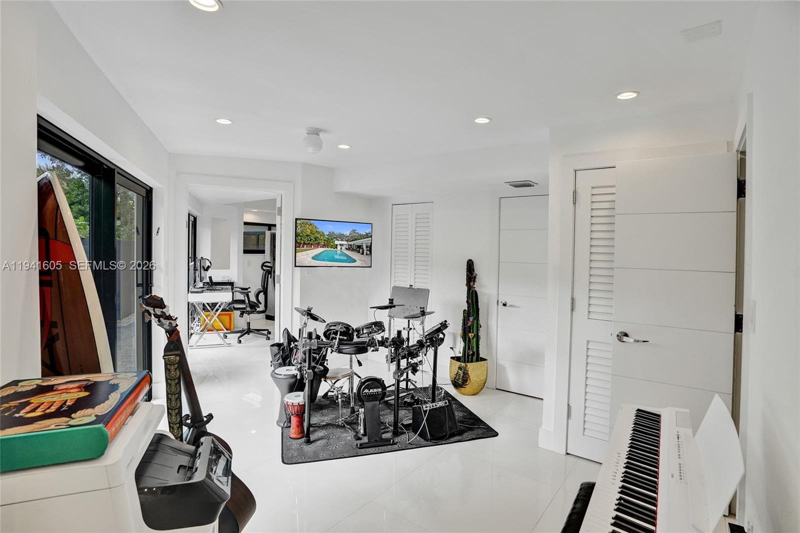 19130 NE 21st Ave, North Miami Beach FL 33179 — 20