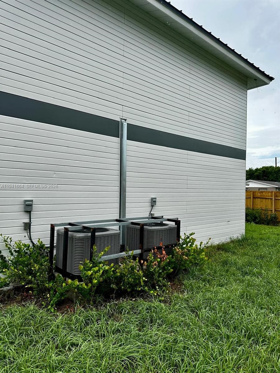 722 NW 6 CT, Florida City FL 33034 — 64