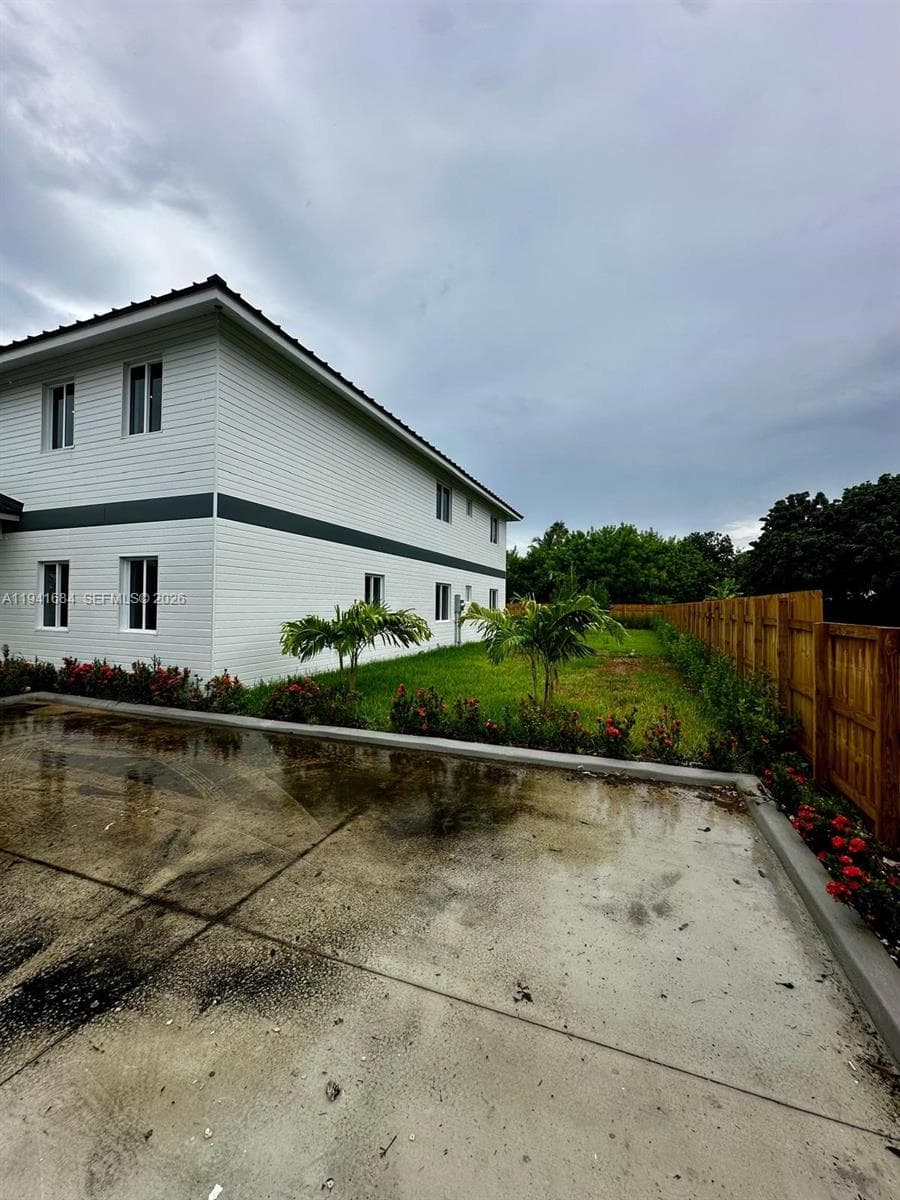 722 NW 6 CT, Florida City FL 33034 — 60