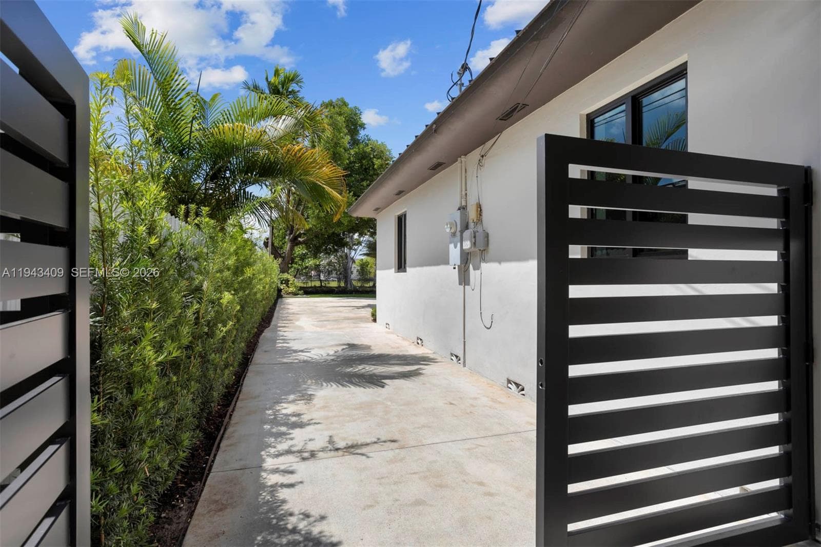 260 NW 86th St, El Portal FL 33150 — 40