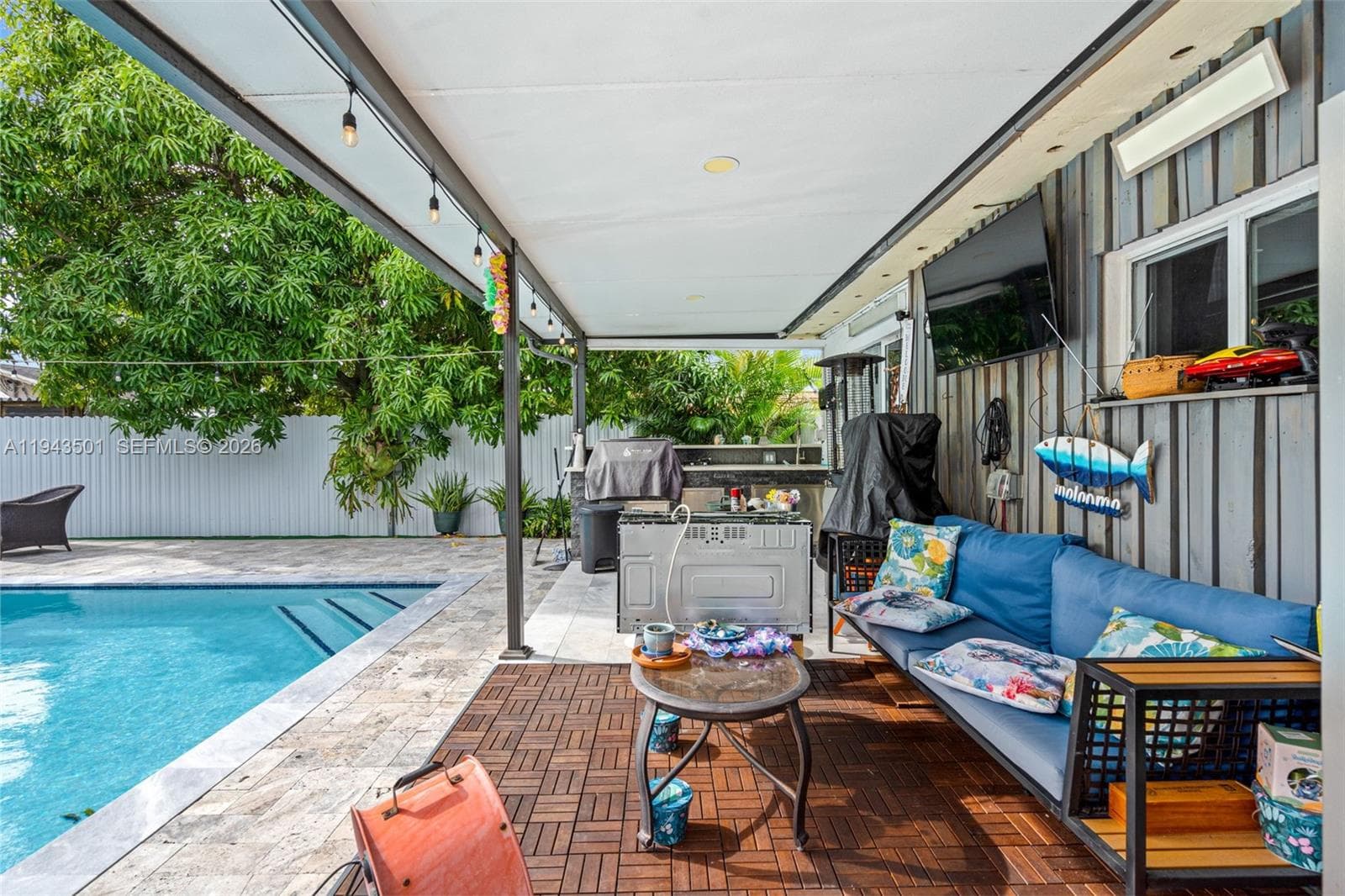 864 E 29th St, Hialeah FL 33013 — 7