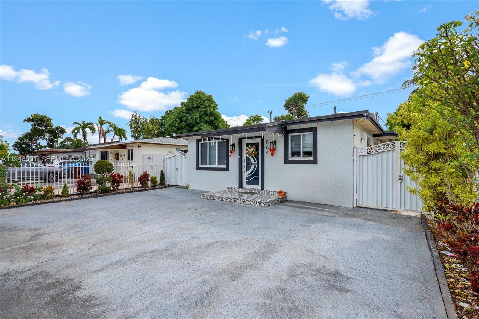 864 E 29th St, Hialeah FL 33013 — 3