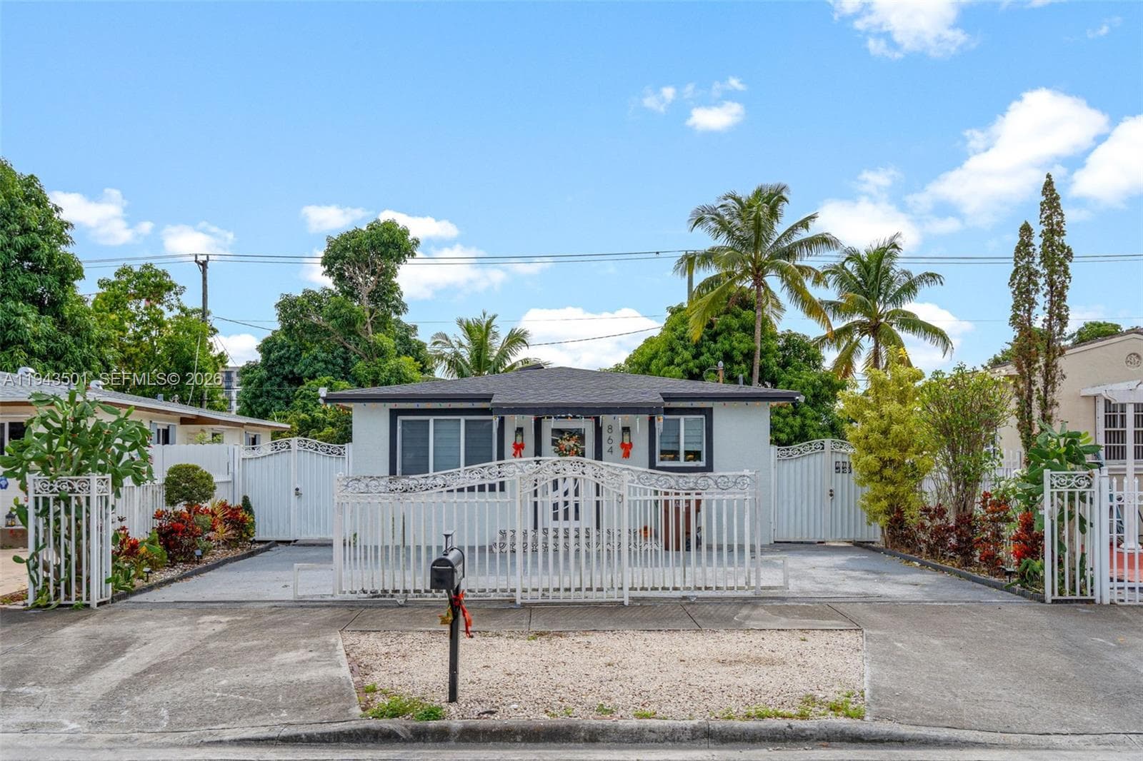 864 E 29th St, Hialeah FL 33013 — 1
