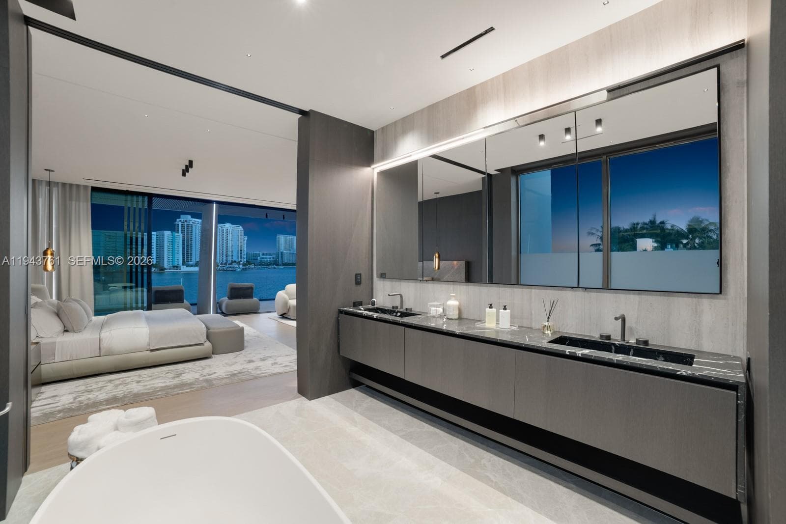 217 E Rivo Alto Dr, Miami Beach FL 33139 — 4