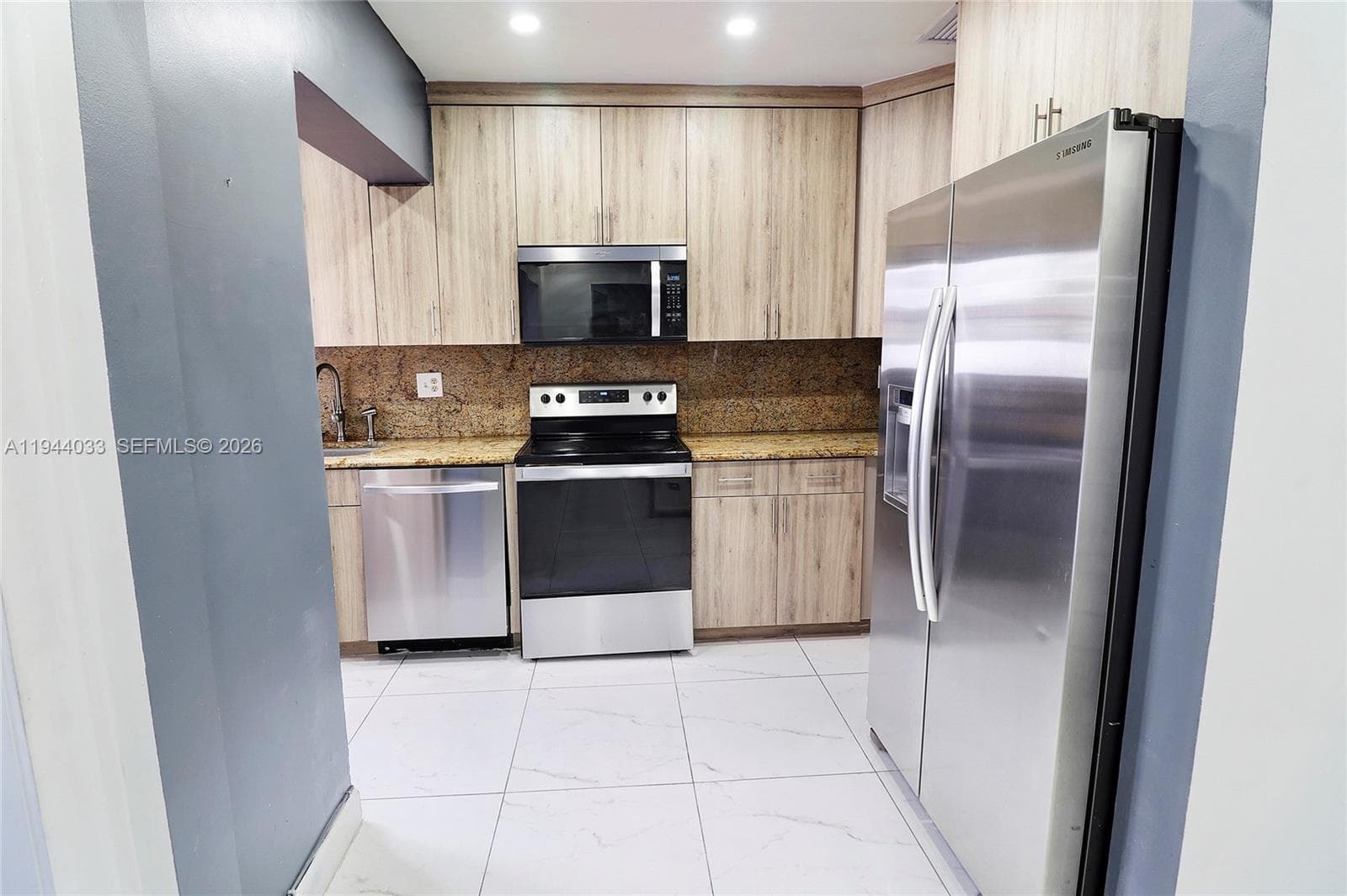 591 SE 5th St, Hialeah FL 33010 — 15