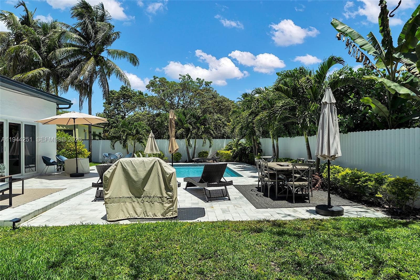 660 NE 121st St, Biscayne Park FL 33161 — 36