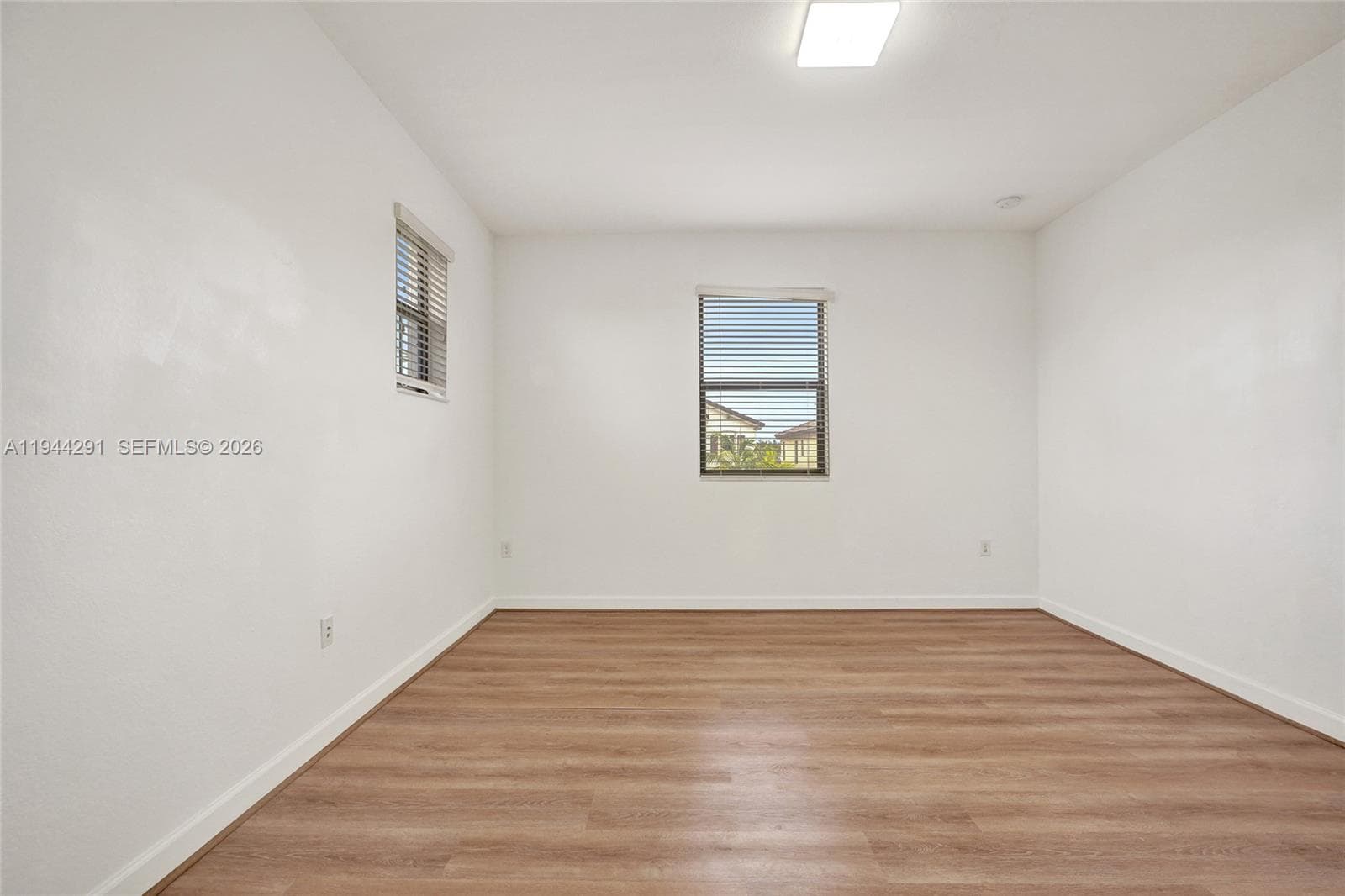 3504 W 94th St, Hialeah FL 33018 — 52