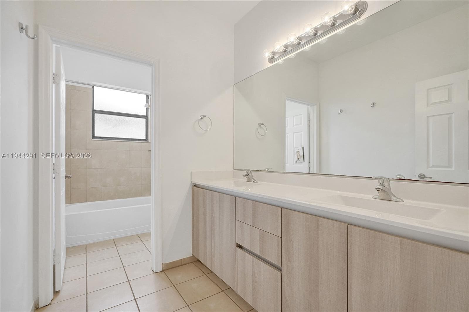 3504 W 94th St, Hialeah FL 33018 — 40