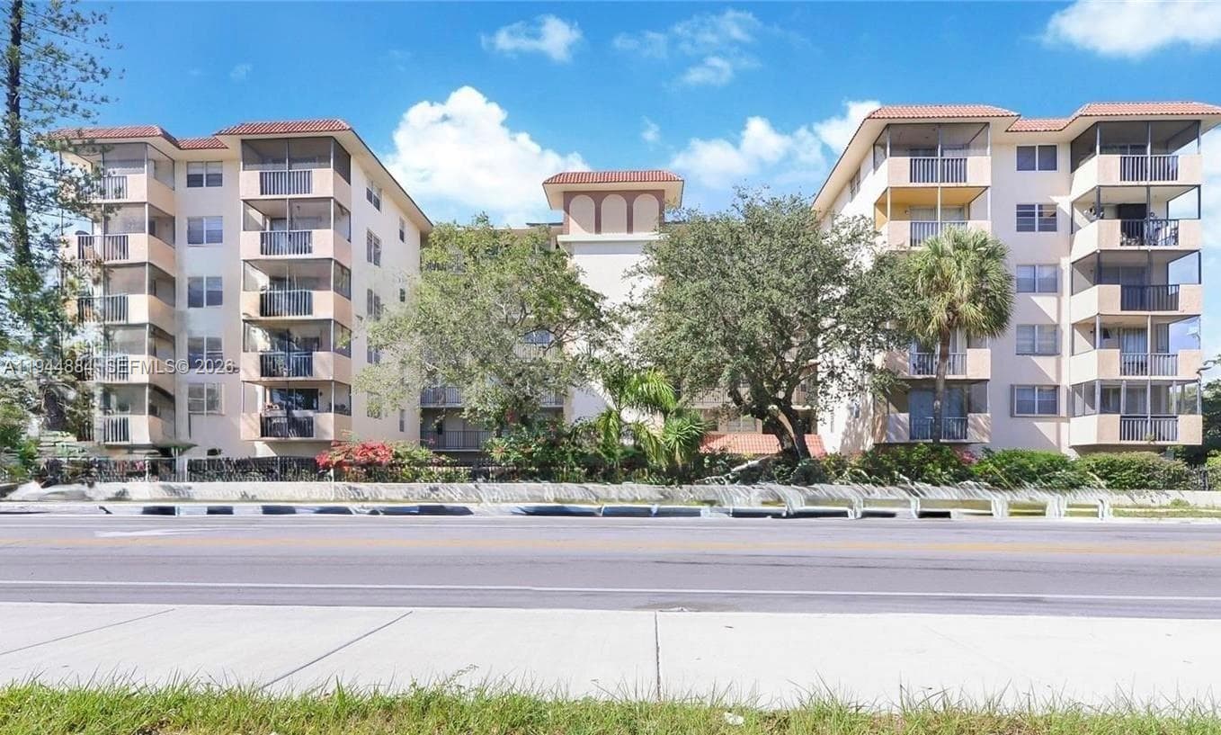 12590 NE 16th Ave # 605, North Miami FL 33161 — 12