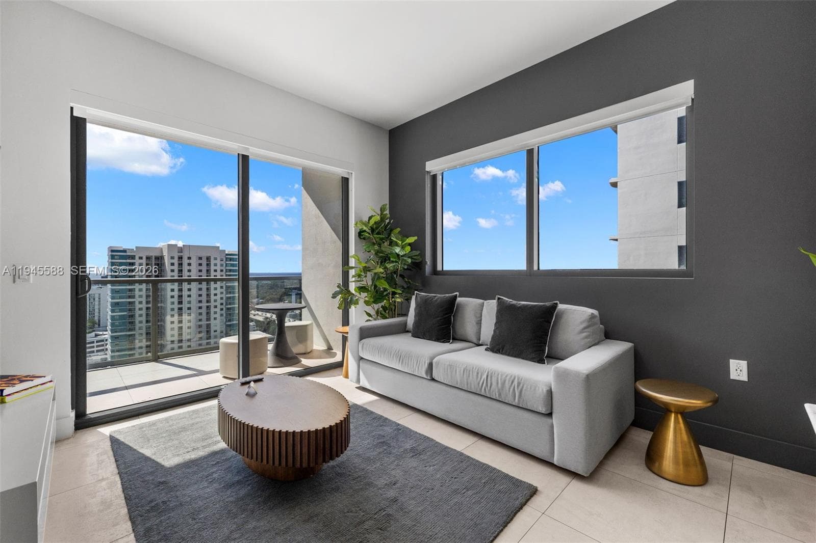 239 SW 9th St # 2102, Miami FL 33130 — 10