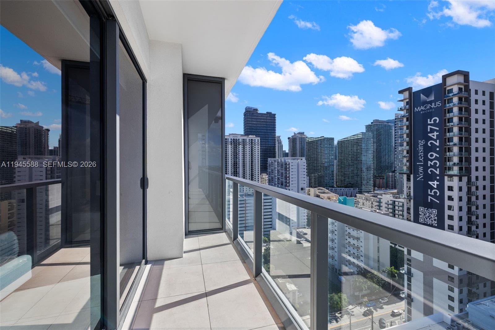 239 SW 9th St # 2102, Miami FL 33130 — 33