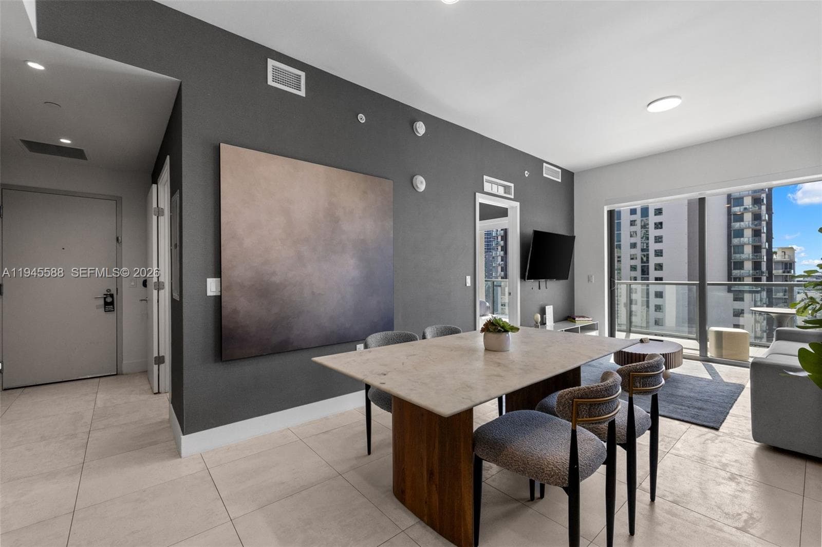 239 SW 9th St # 2102, Miami FL 33130 — 11