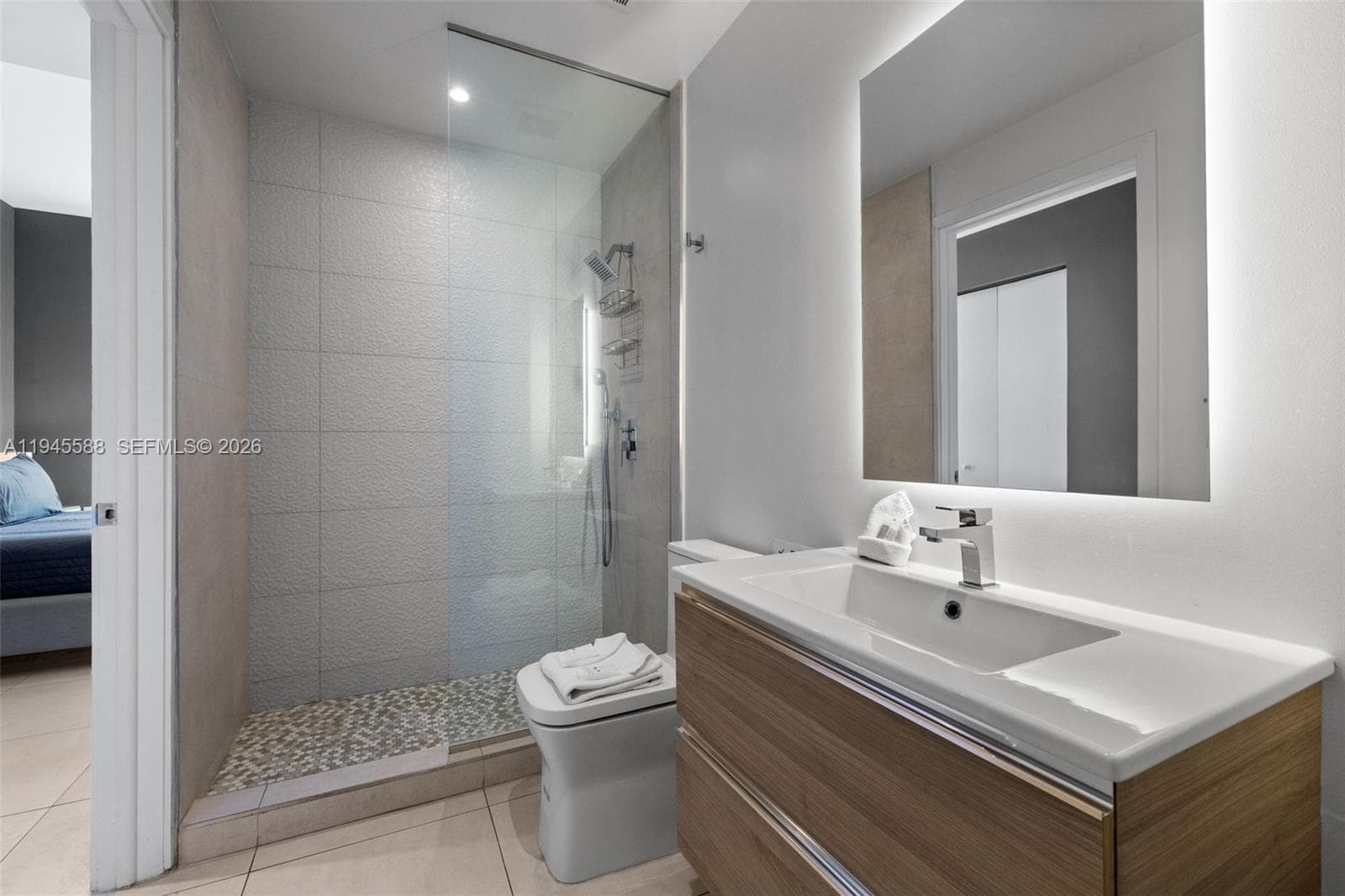 239 SW 9th St # 2102, Miami FL 33130 — 29