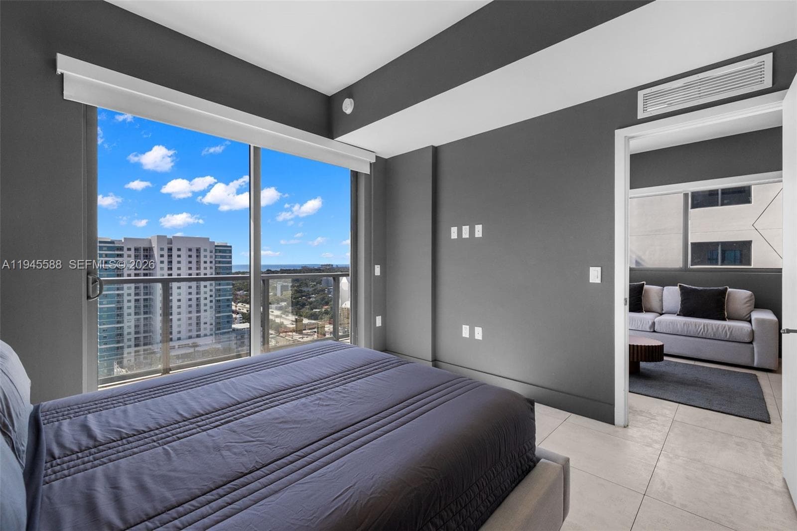 239 SW 9th St # 2102, Miami FL 33130 — 21