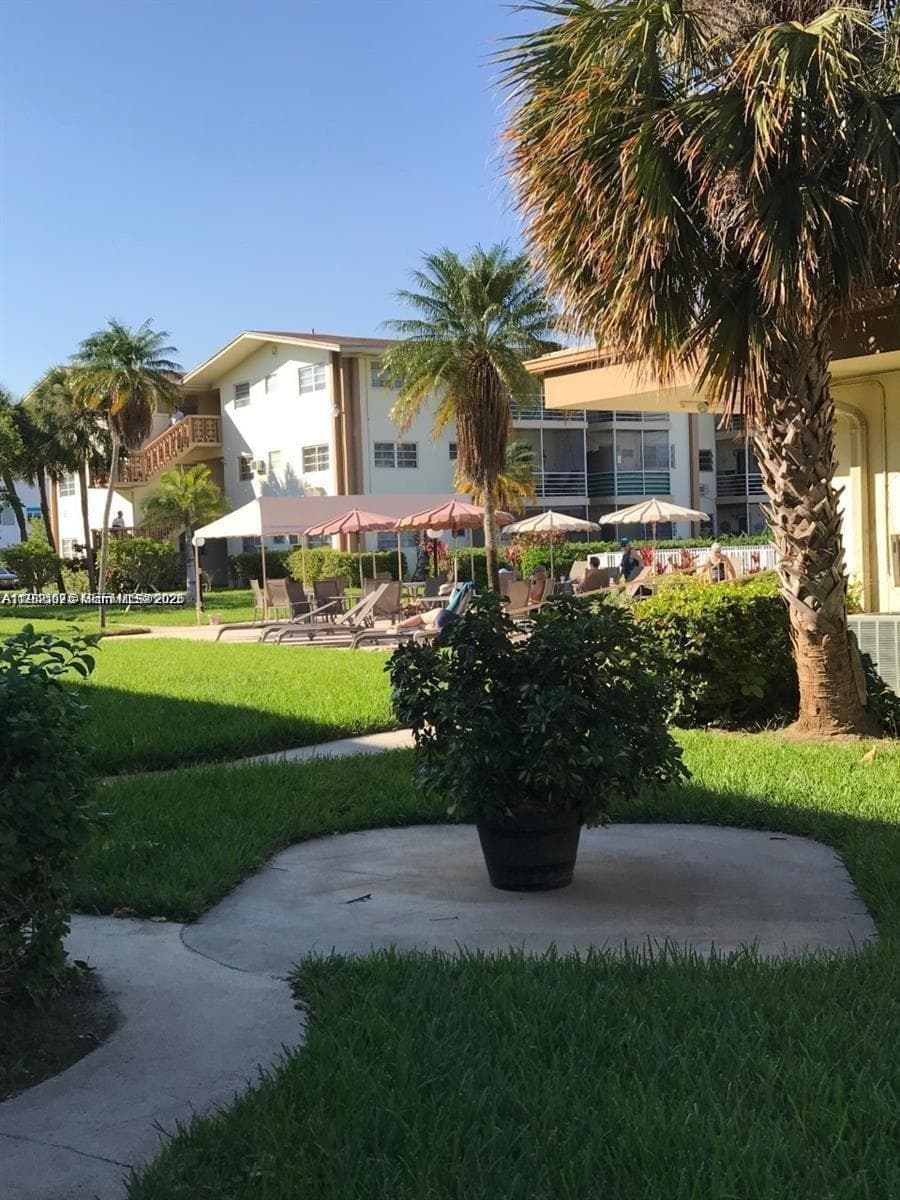 16900 NE 14th Ave # 209, Miami FL 33162 — 18
