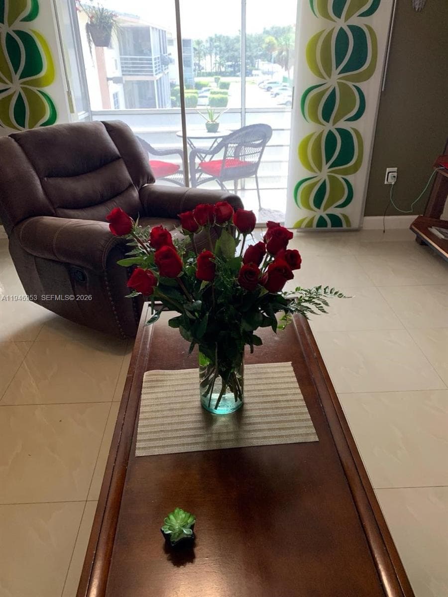 16801 NE 13th Ave # 301, Miami FL 33162 — 1