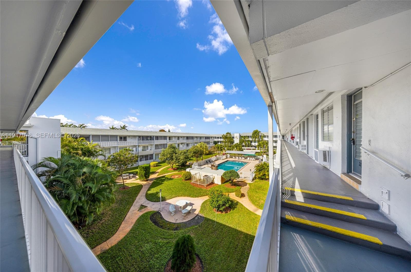 15600 NE 6th Ave # 28D, Miami FL 33162 — 23