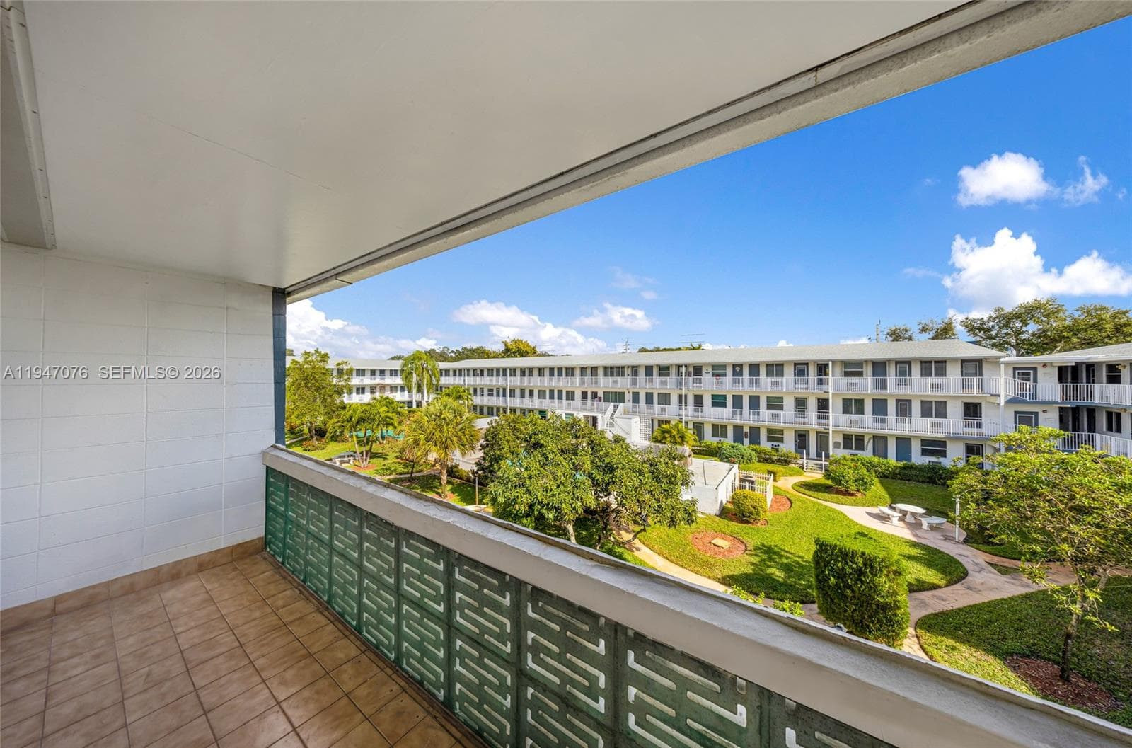 15600 NE 6th Ave # 28D, Miami FL 33162 — 17