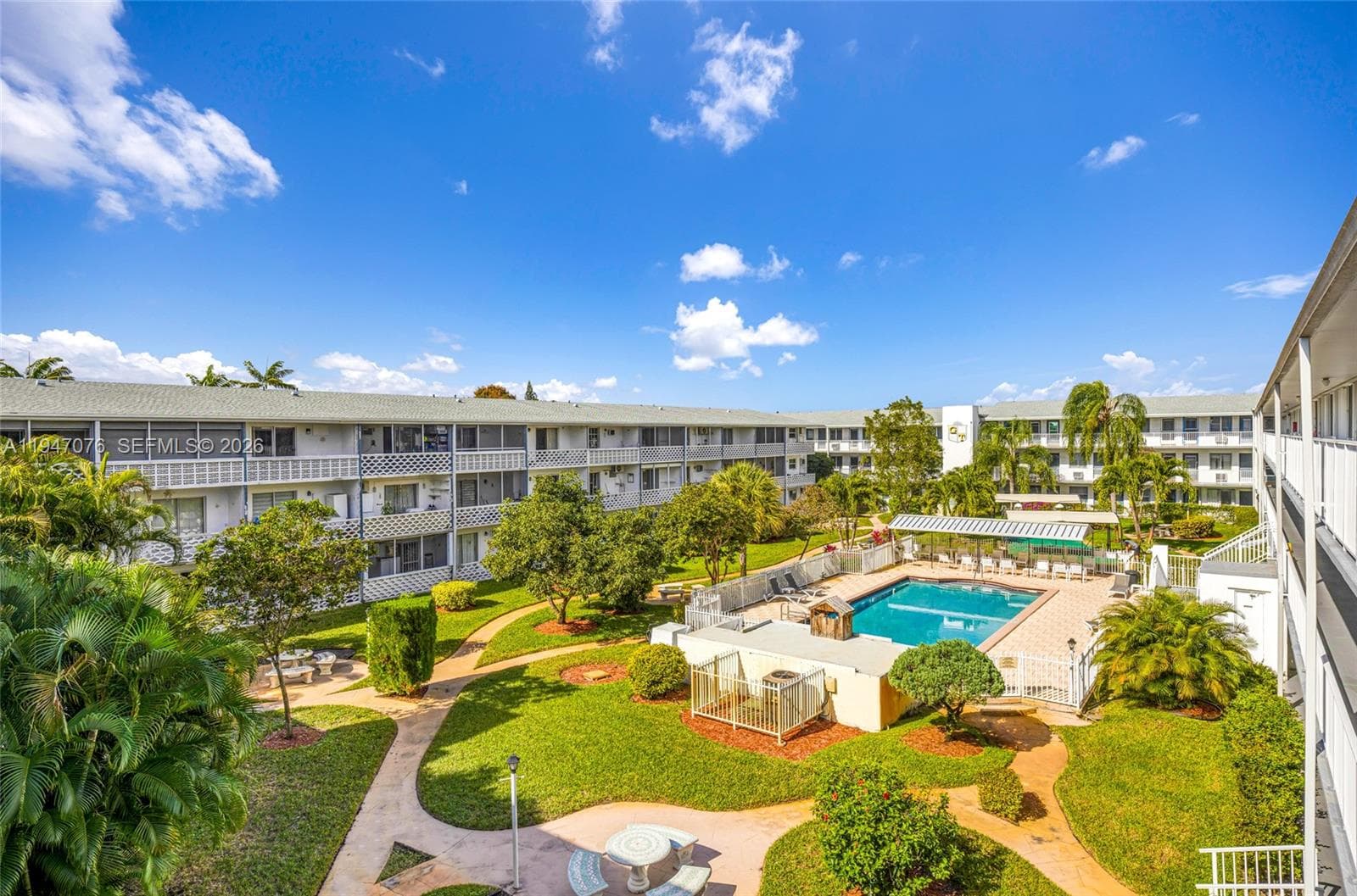 15600 NE 6th Ave # 28D, Miami FL 33162 — 24