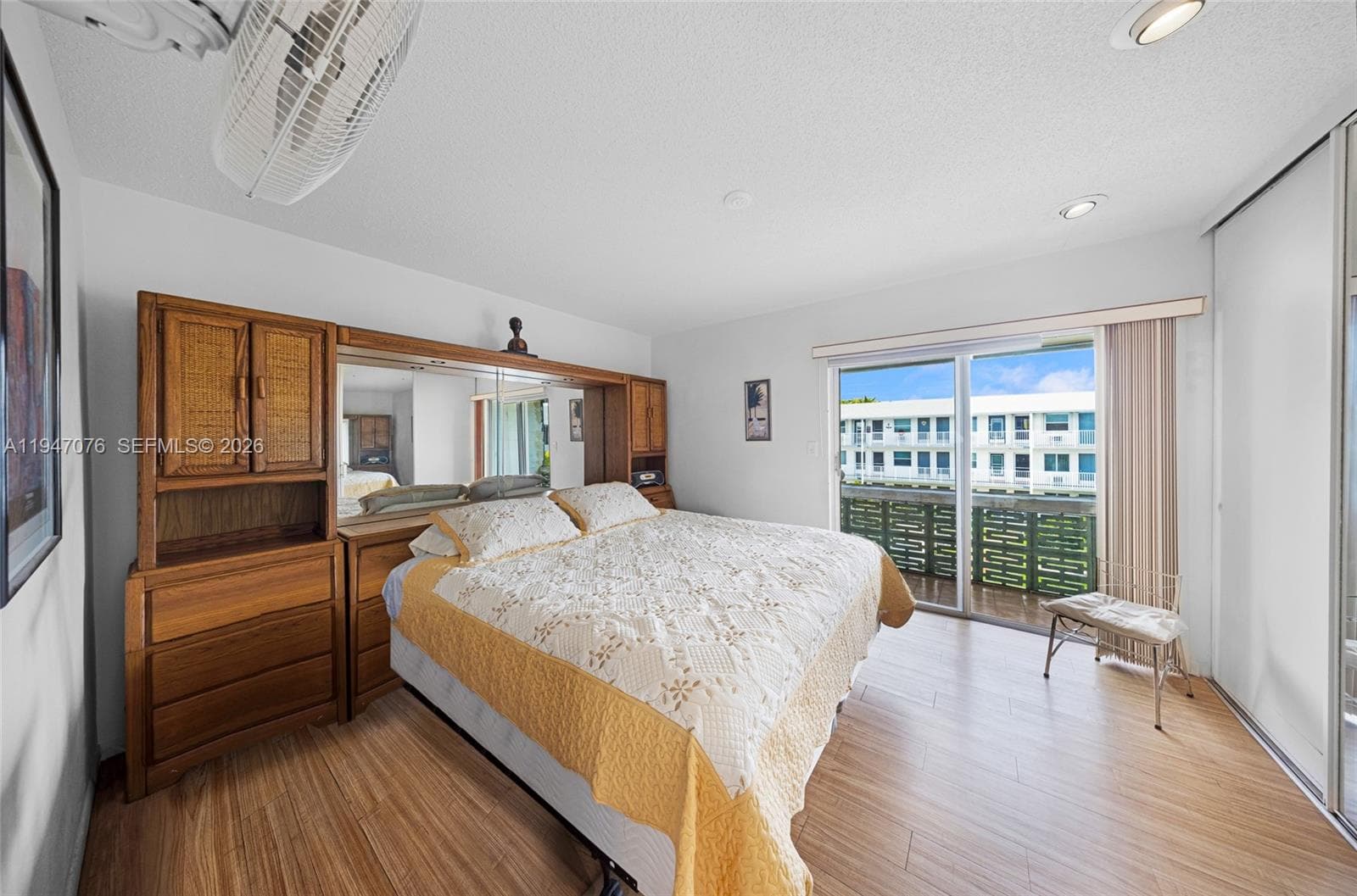 15600 NE 6th Ave # 28D, Miami FL 33162 — 11