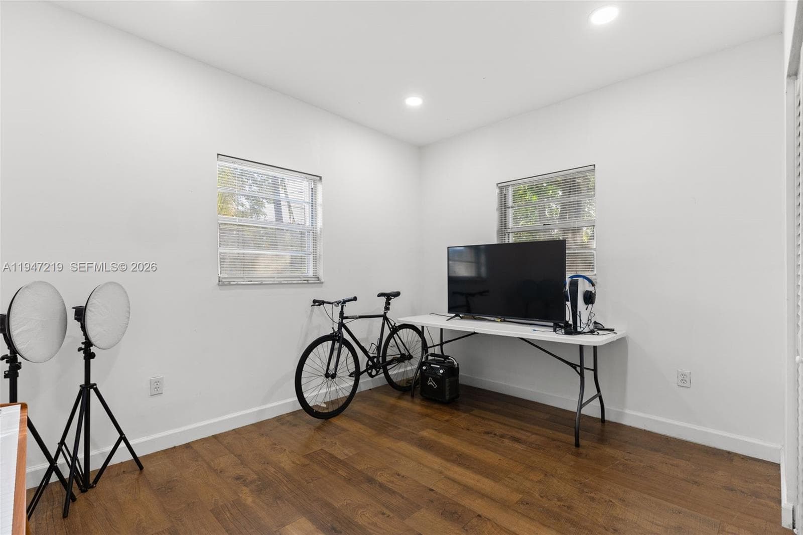 550 Cardinal St, Miami Springs FL 33166 — 17