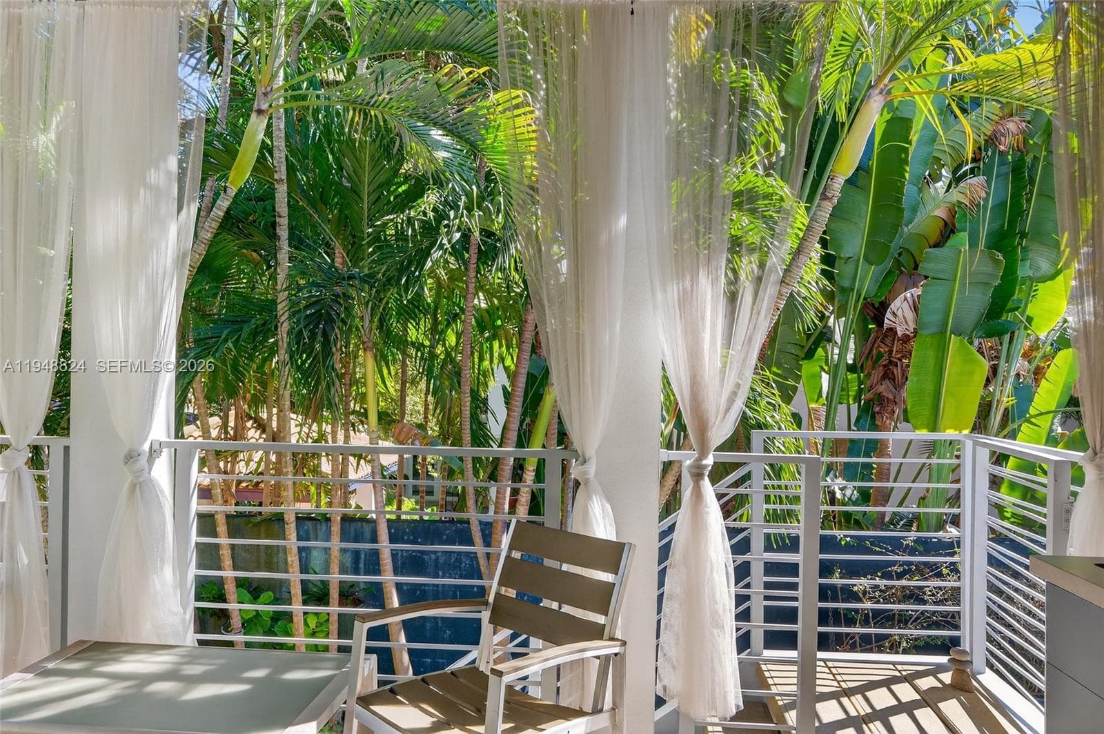 1680 Onaway Dr, Coconut Grove FL 33133 — 31