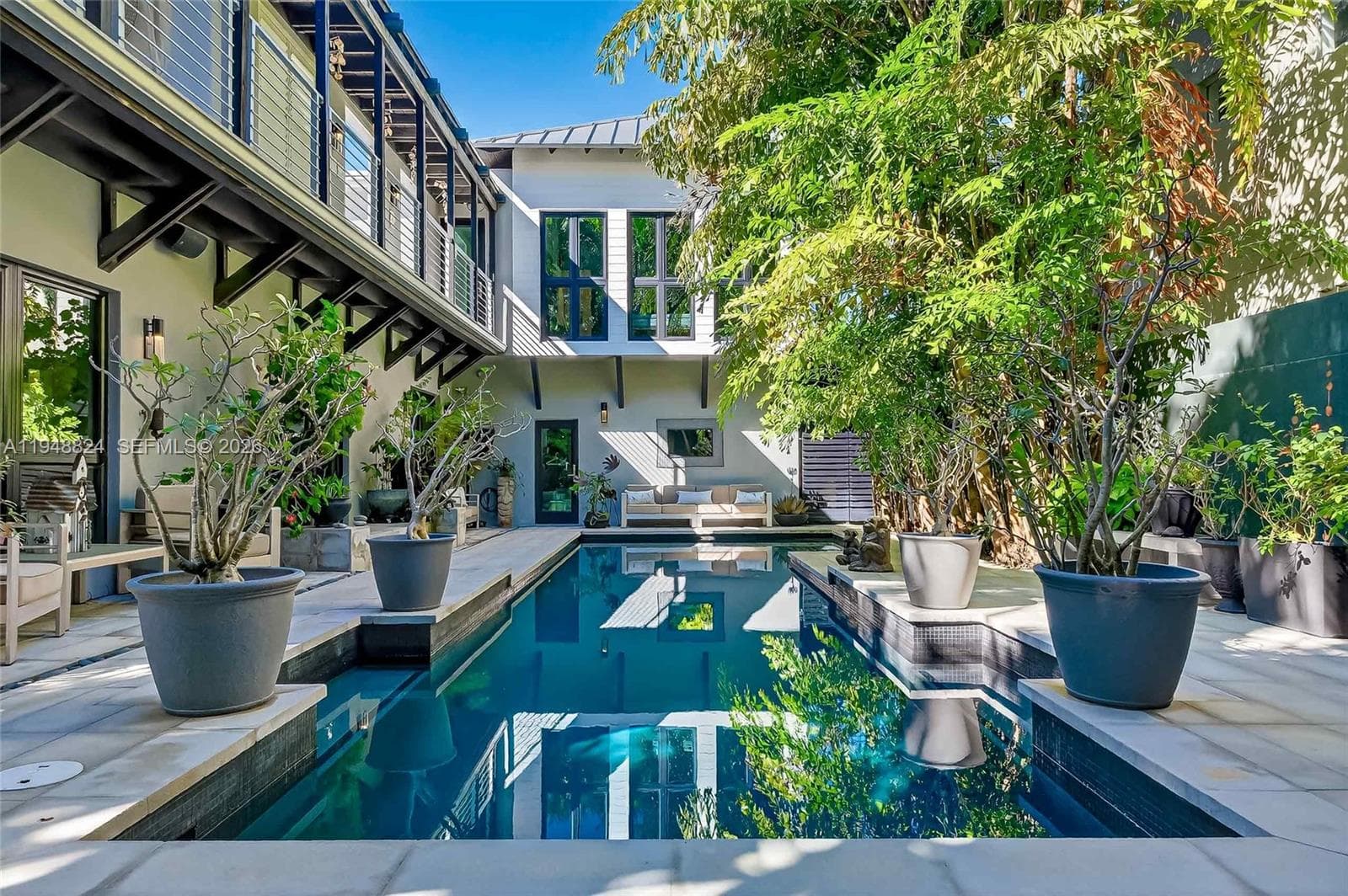 1680 Onaway Dr, Coconut Grove FL 33133 — 25