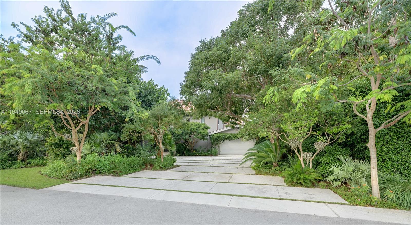6840 Sunrise Pl, Coral Gables FL 33133 — 2