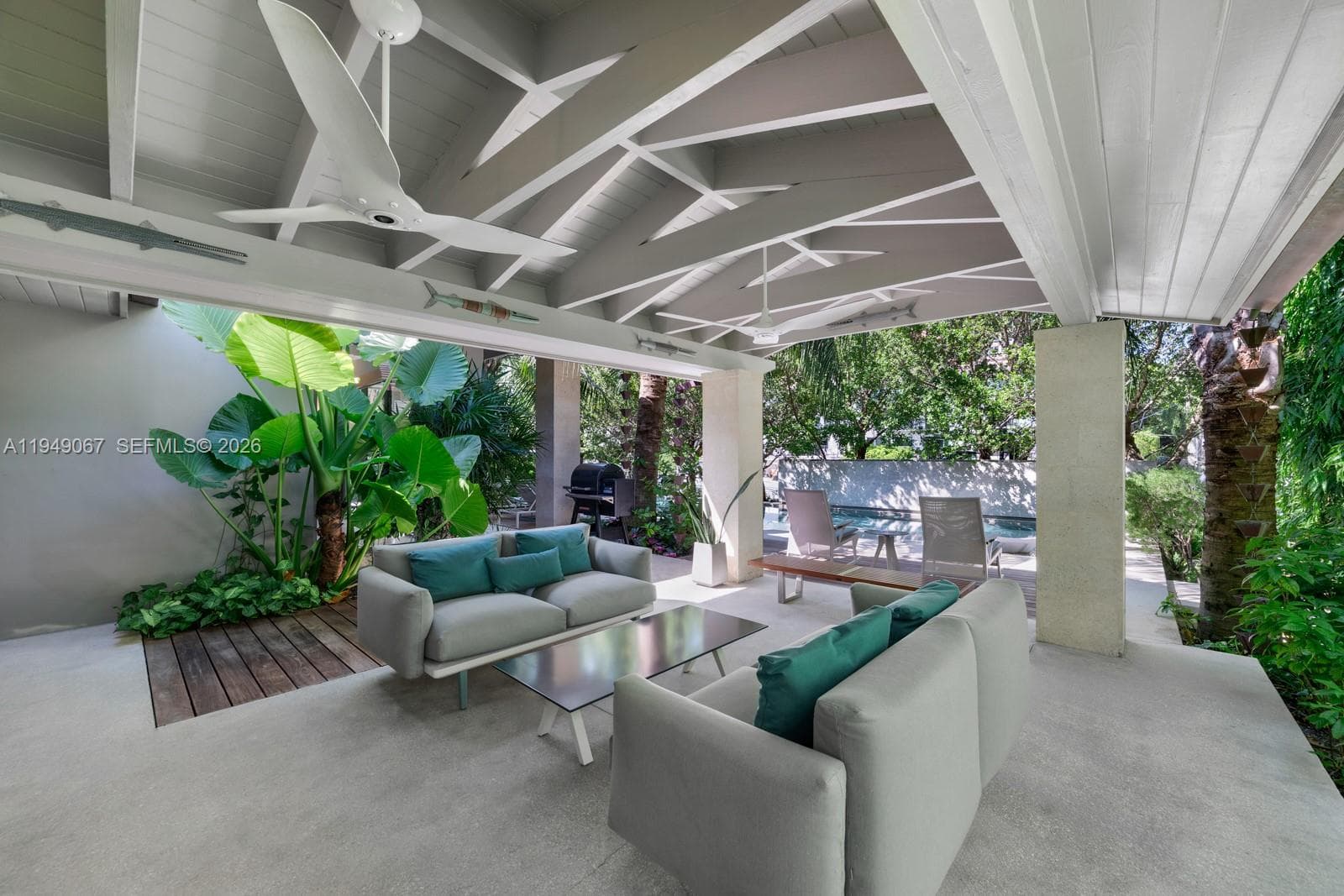 6840 Sunrise Pl, Coral Gables FL 33133 — 46