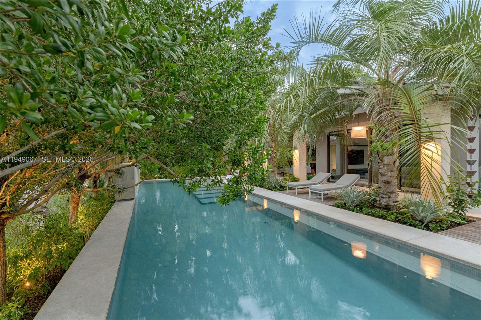 6840 Sunrise Pl, Coral Gables FL 33133 — 55