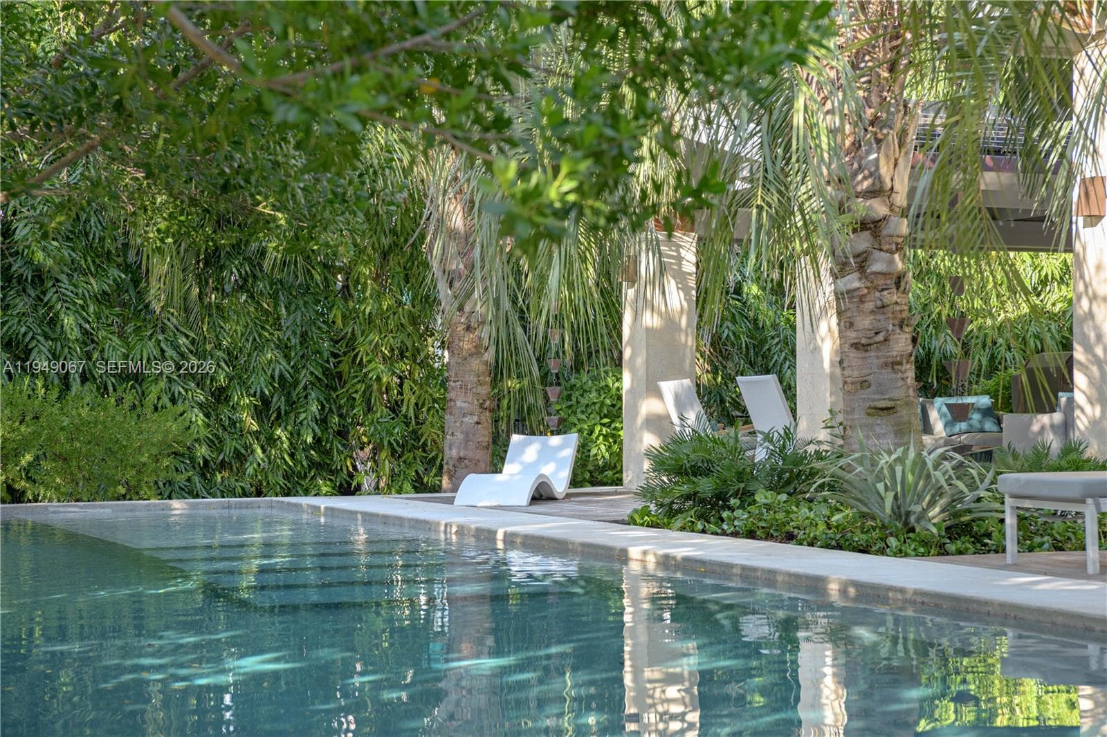 6840 Sunrise Pl, Coral Gables FL 33133 — 59