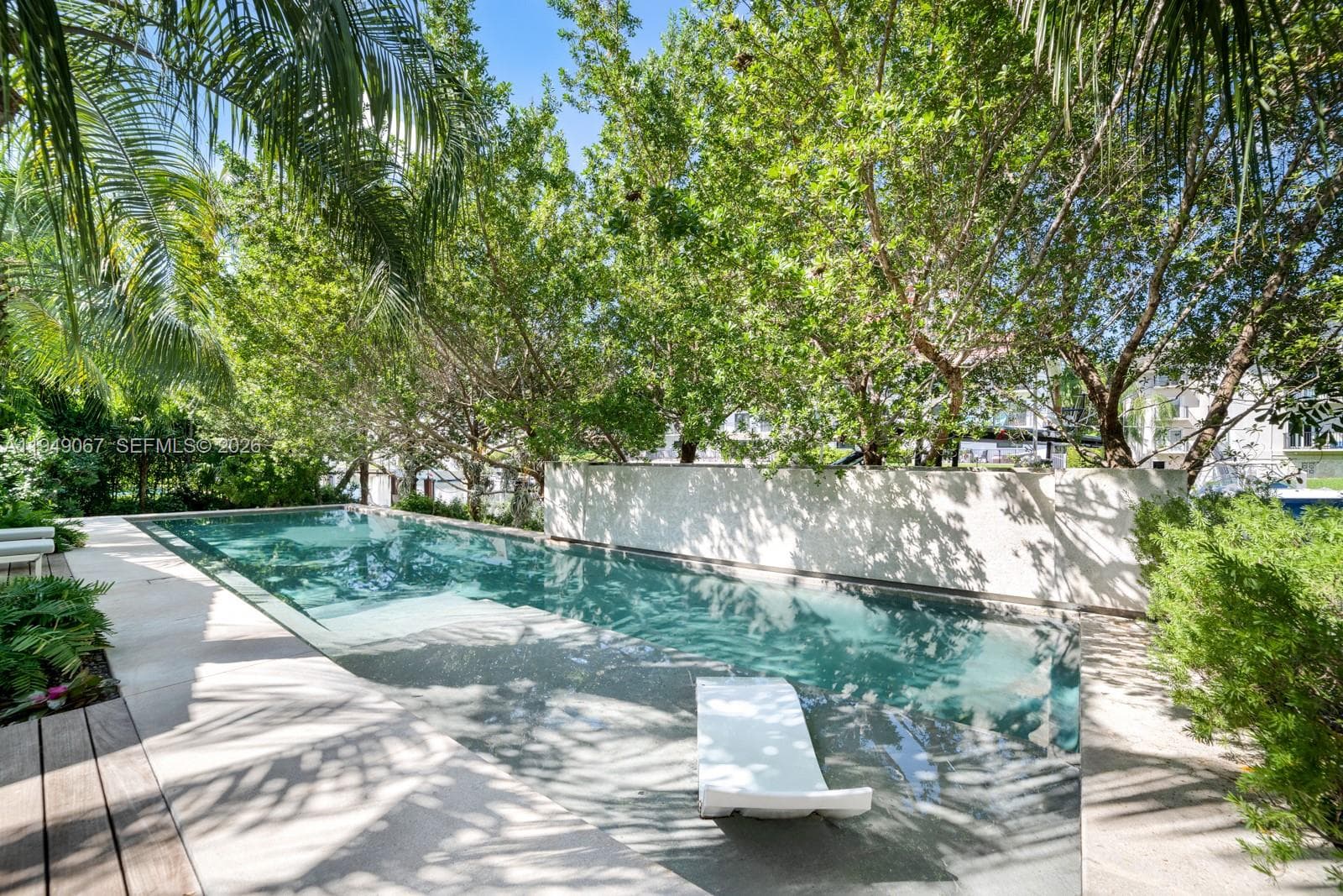 6840 Sunrise Pl, Coral Gables FL 33133 — 48