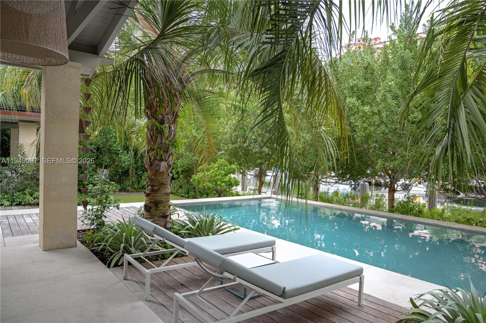6840 Sunrise Pl, Coral Gables FL 33133 — 44