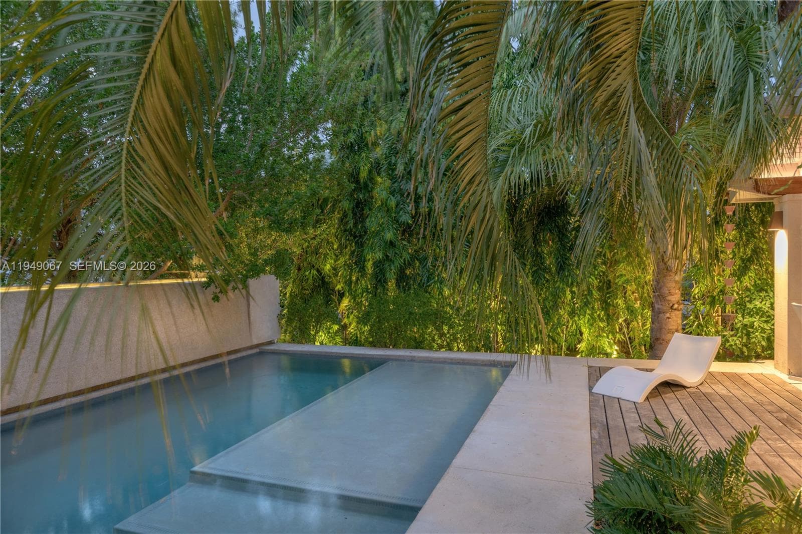 6840 Sunrise Pl, Coral Gables FL 33133 — 40