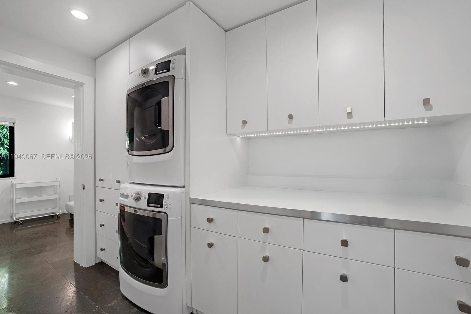 6840 Sunrise Pl, Coral Gables FL 33133 — 31