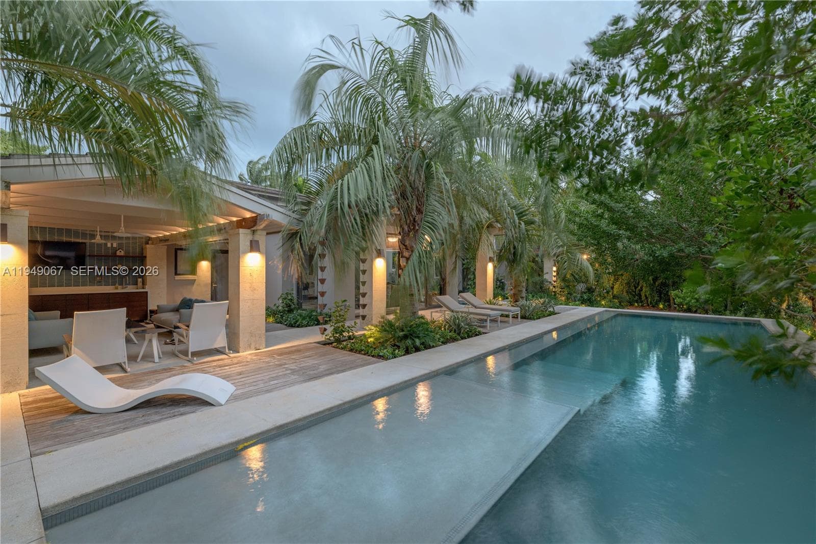 6840 Sunrise Pl, Coral Gables FL 33133 — 39