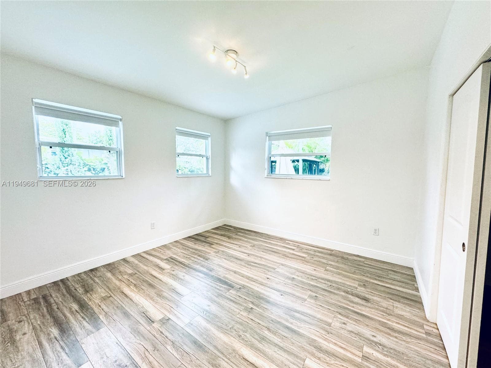 2075 S Hibiscus Dr, North Miami FL 33181 — 12