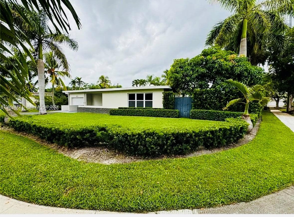 2075 S Hibiscus Dr, North Miami FL 33181 — 31