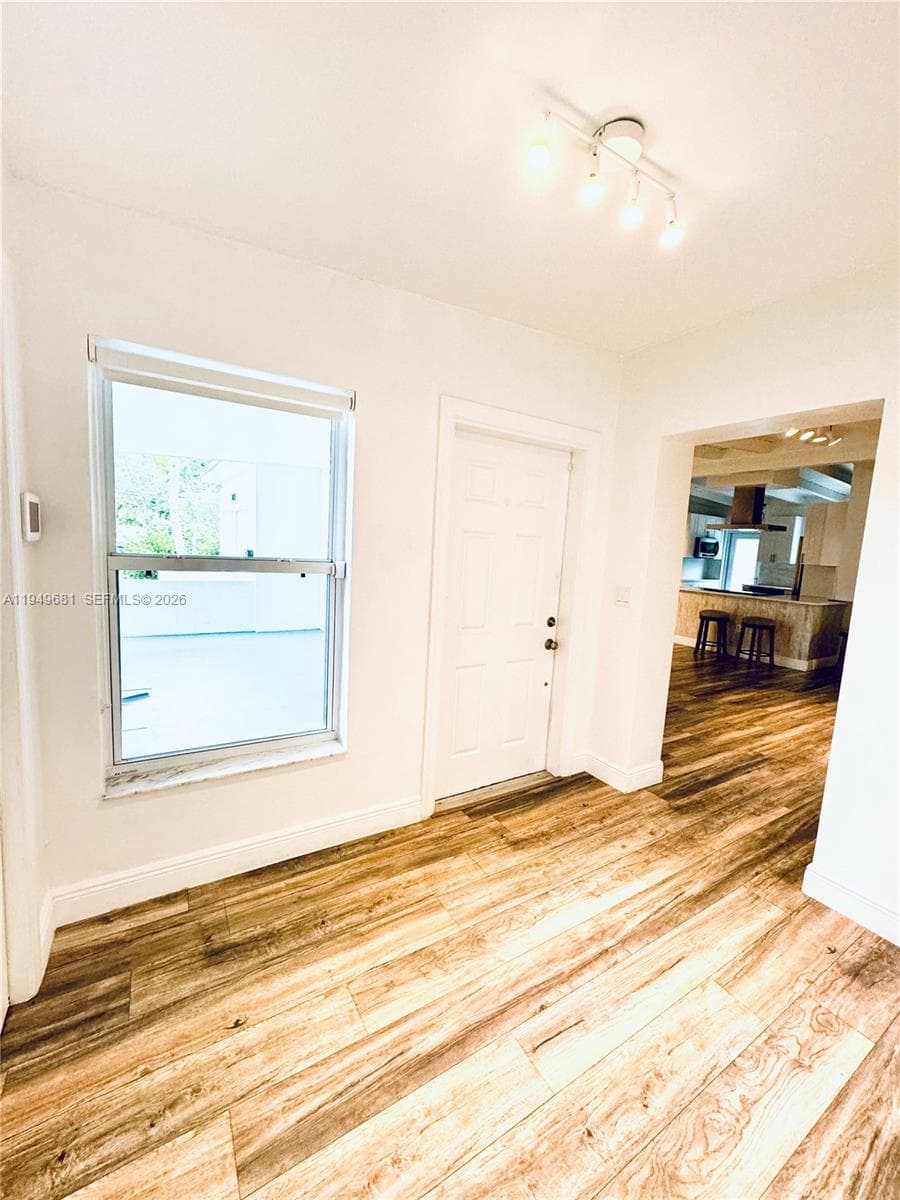 2075 S Hibiscus Dr, North Miami FL 33181 — 25