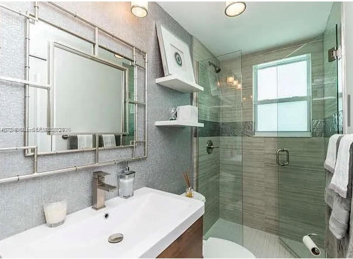 2075 S Hibiscus Dr, North Miami FL 33181 — 21