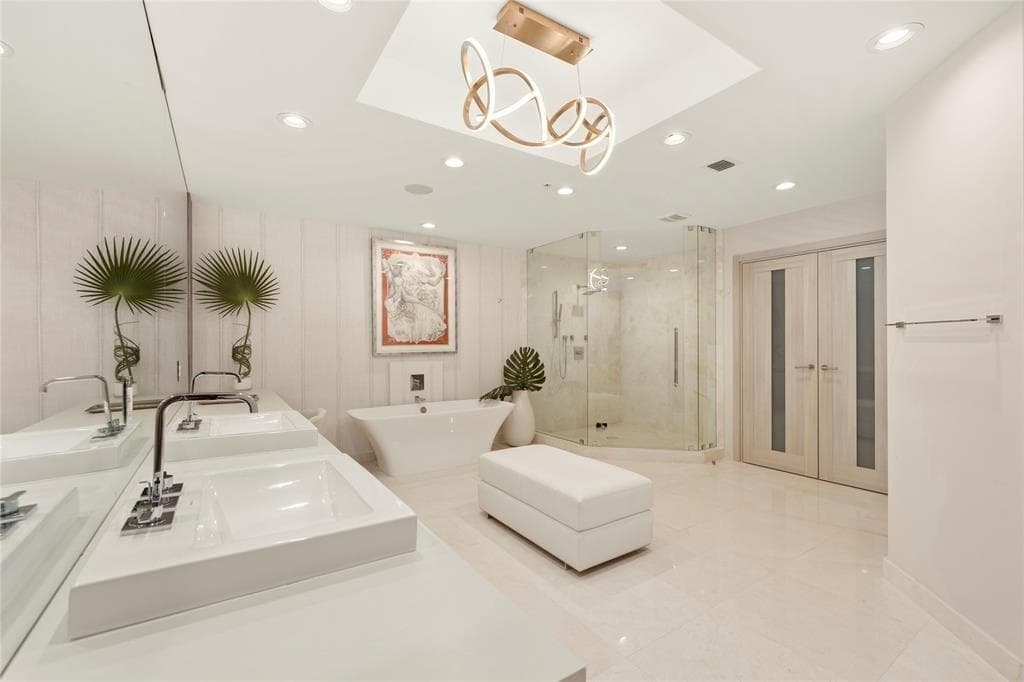 17301 Biscayne Boulevard # 7, Aventura FL 33160 — 17