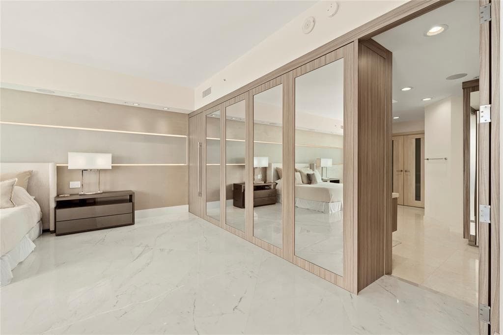 17301 Biscayne Boulevard # 7, Aventura FL 33160 — 16