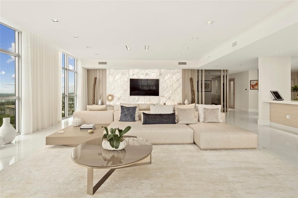 17301 Biscayne Boulevard # 7, Aventura FL 33160 — 3