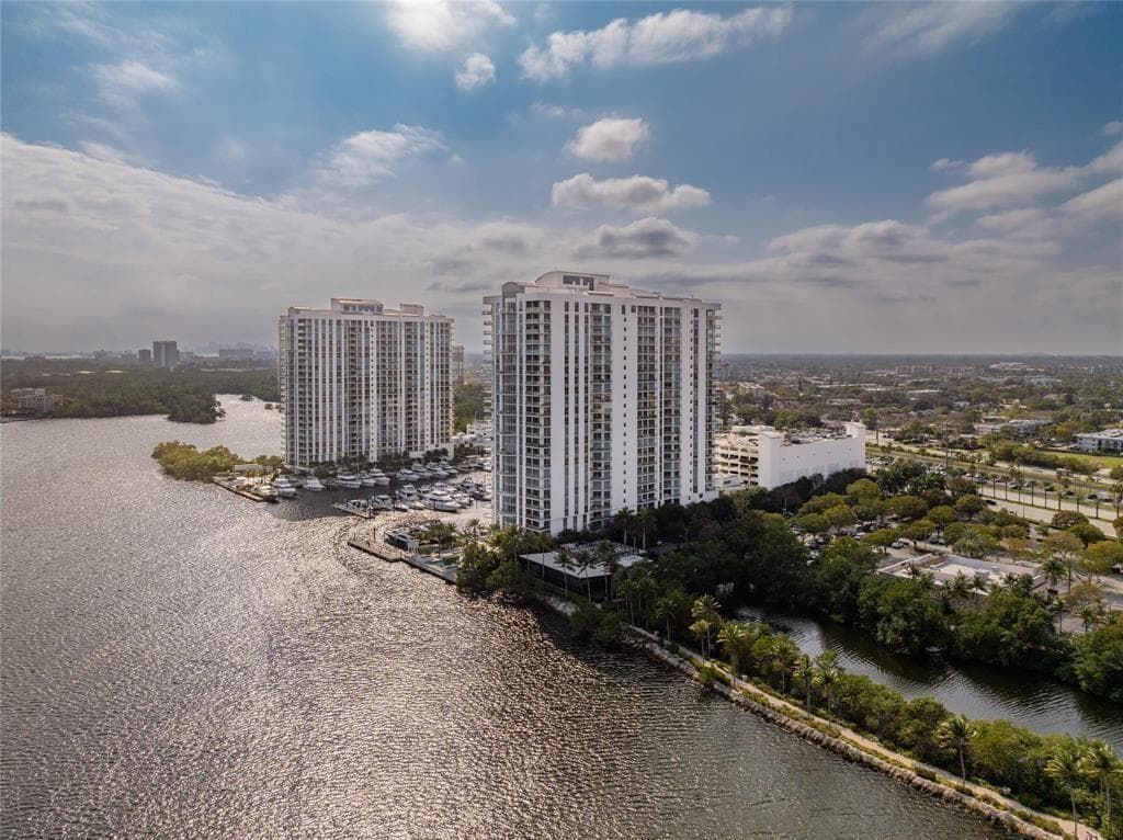 17301 Biscayne Boulevard # 7, Aventura FL 33160 — 66