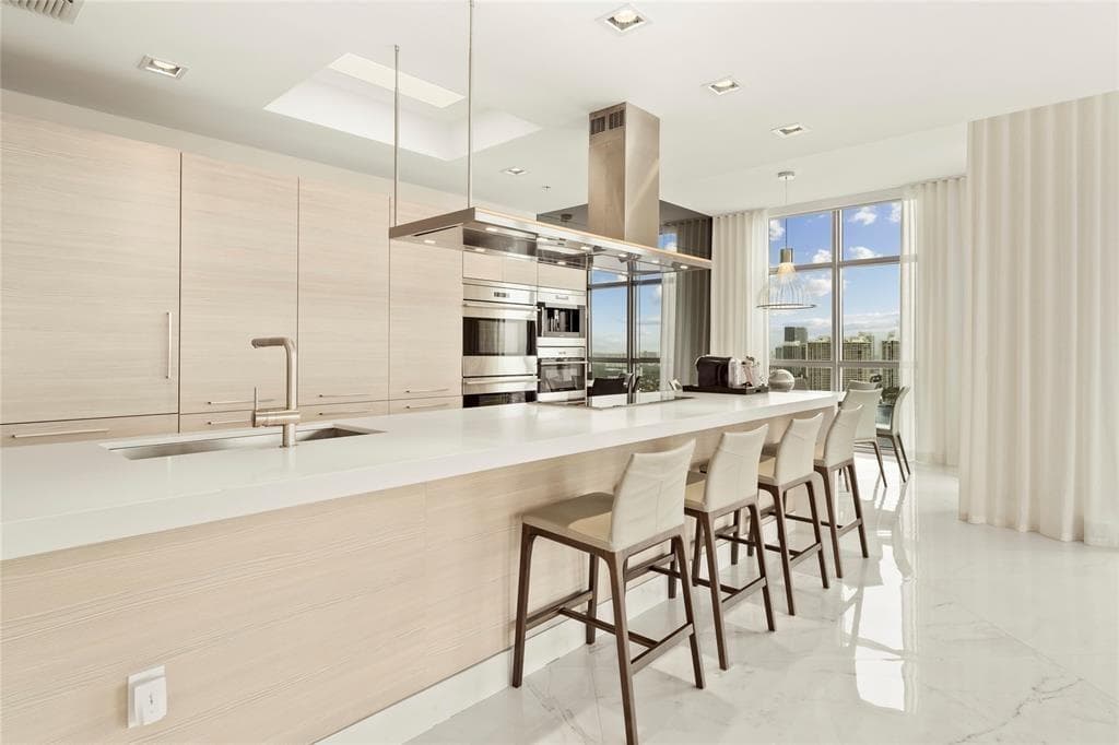 17301 Biscayne Boulevard # 7, Aventura FL 33160 — 8